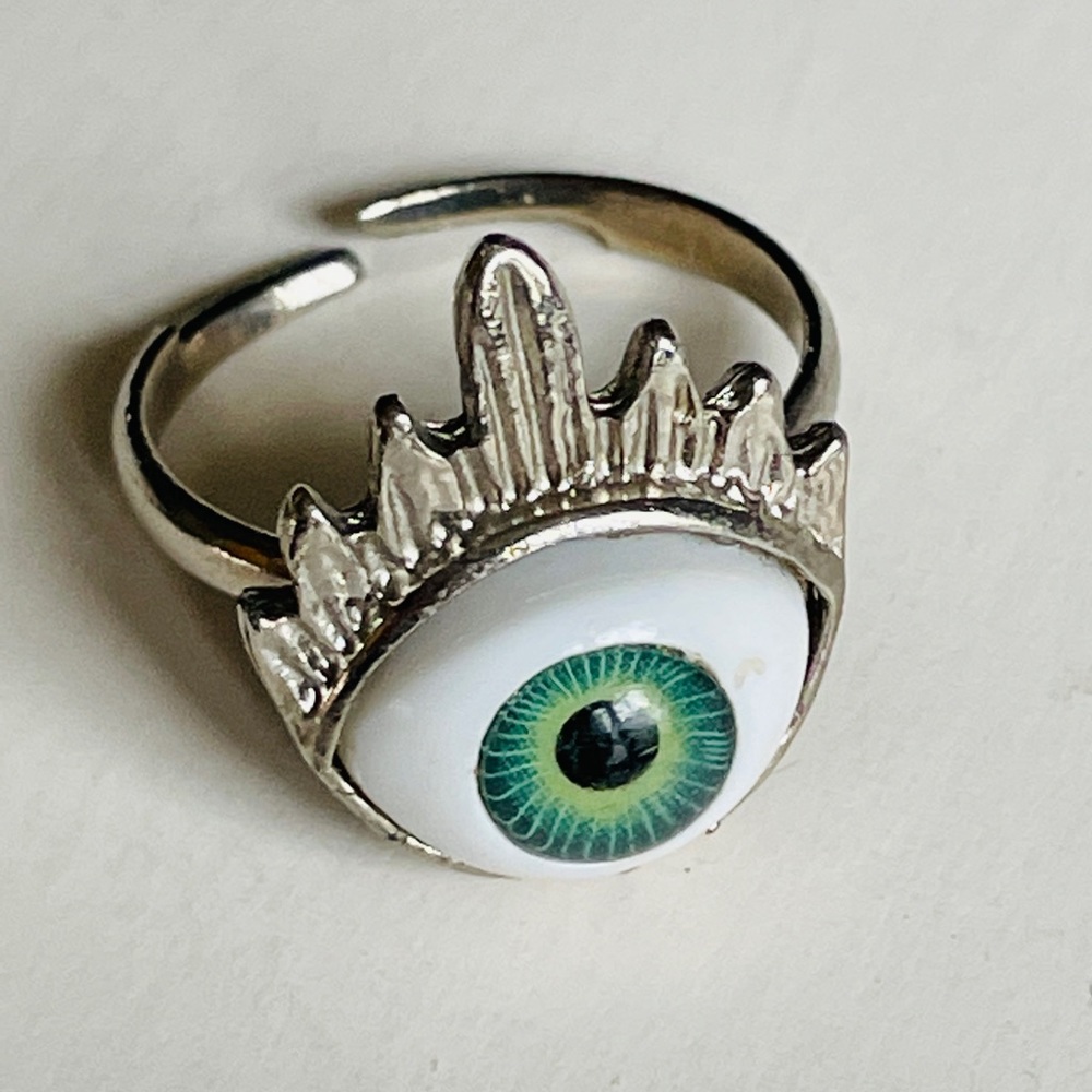 Vintage eye ring adjustable